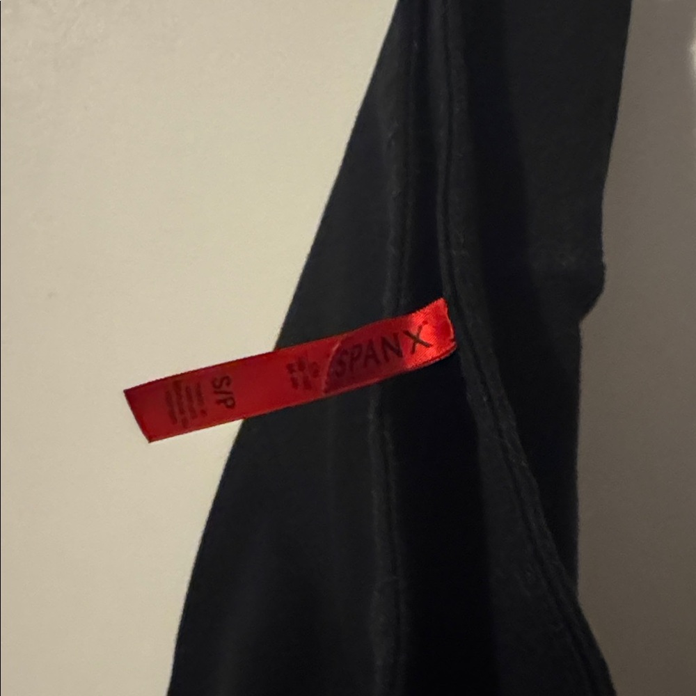 Spanx all black small strech leggings active/everyday wear - Picture 5 of 5